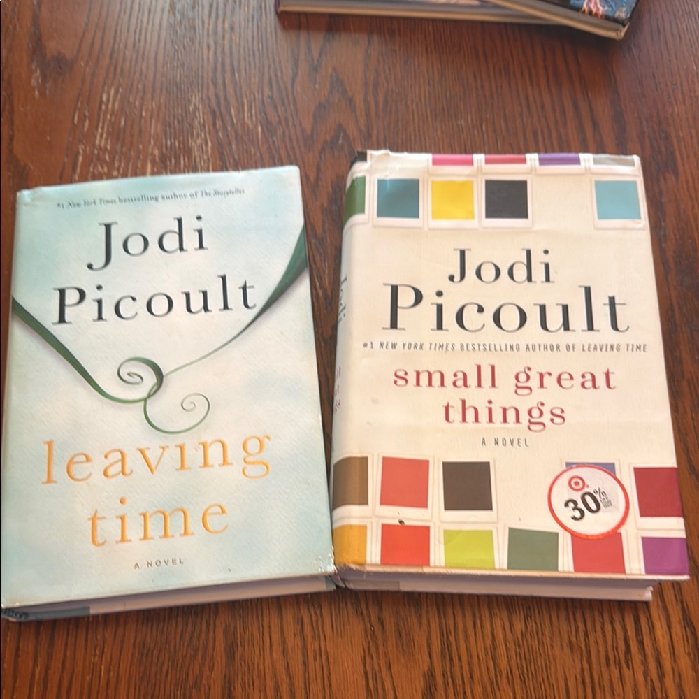 Jodi Picoult Hardcover Book Set